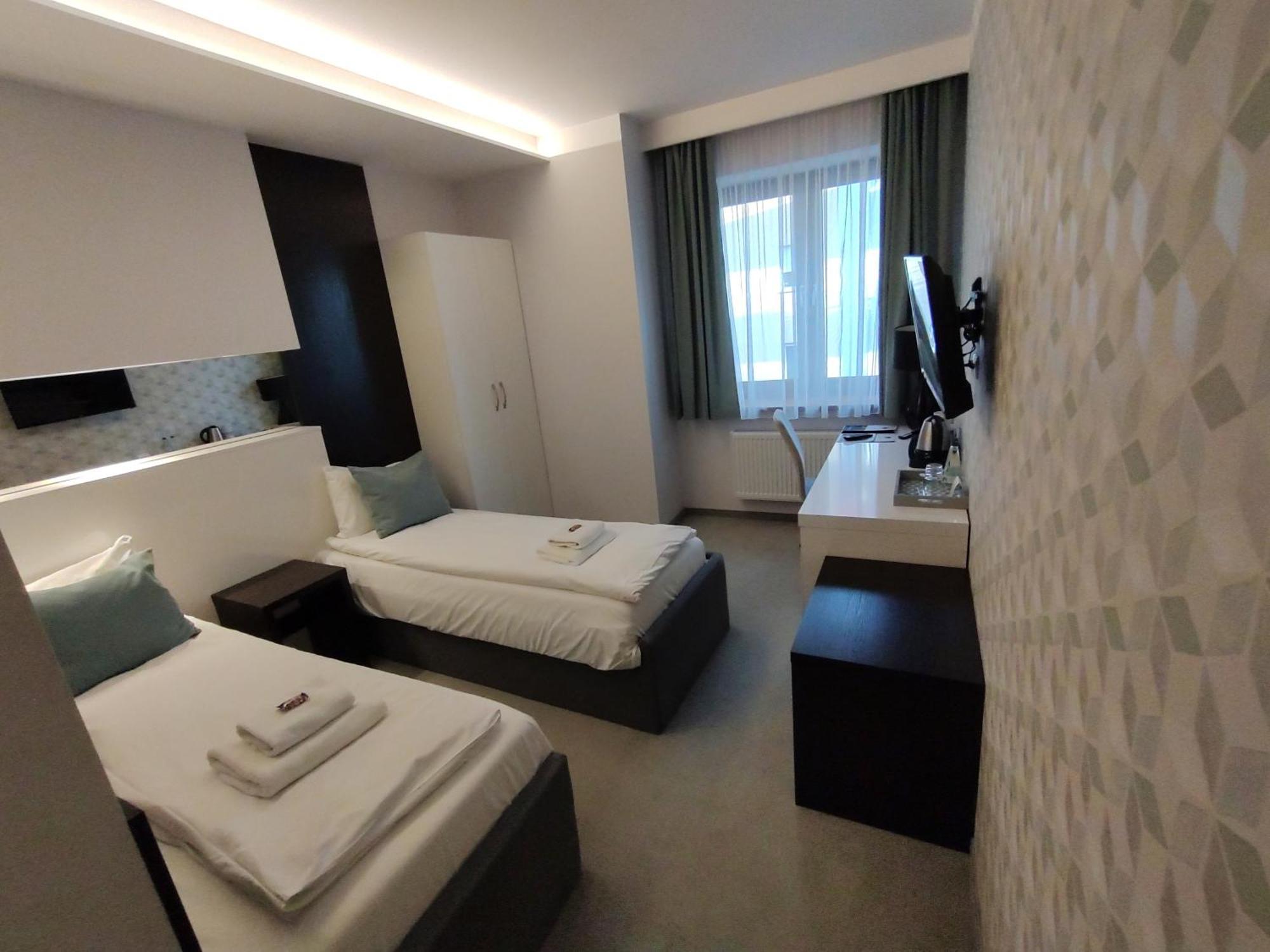 Novopolska - Hotel I Restauracja Kościan Kültér fotó