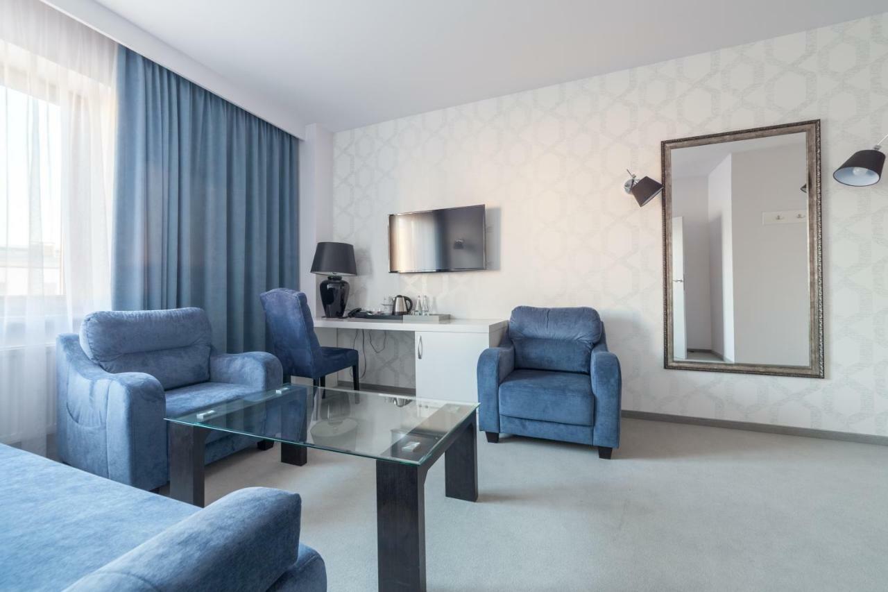 Novopolska - Hotel I Restauracja Kościan Kültér fotó