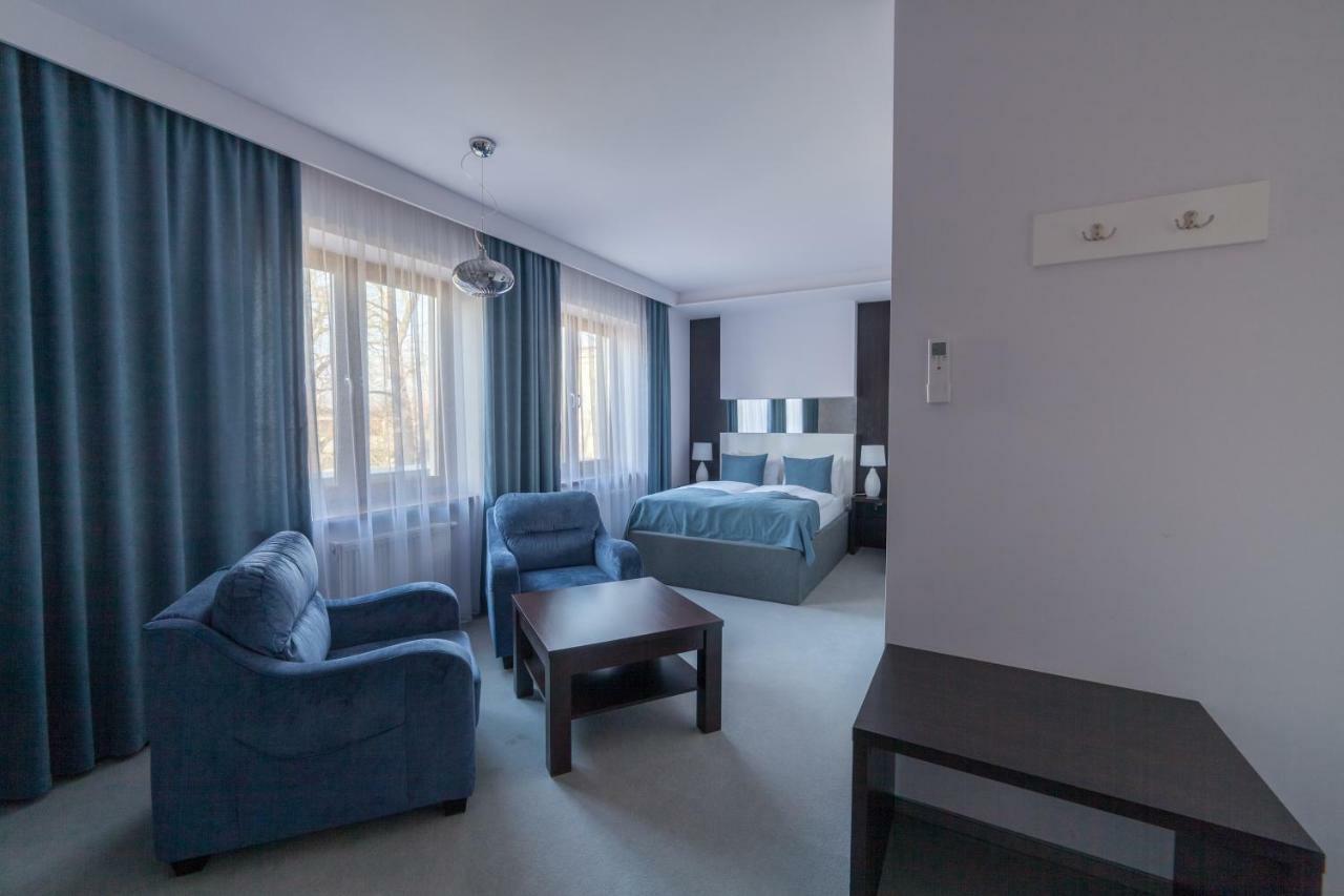 Novopolska - Hotel I Restauracja Kościan Kültér fotó