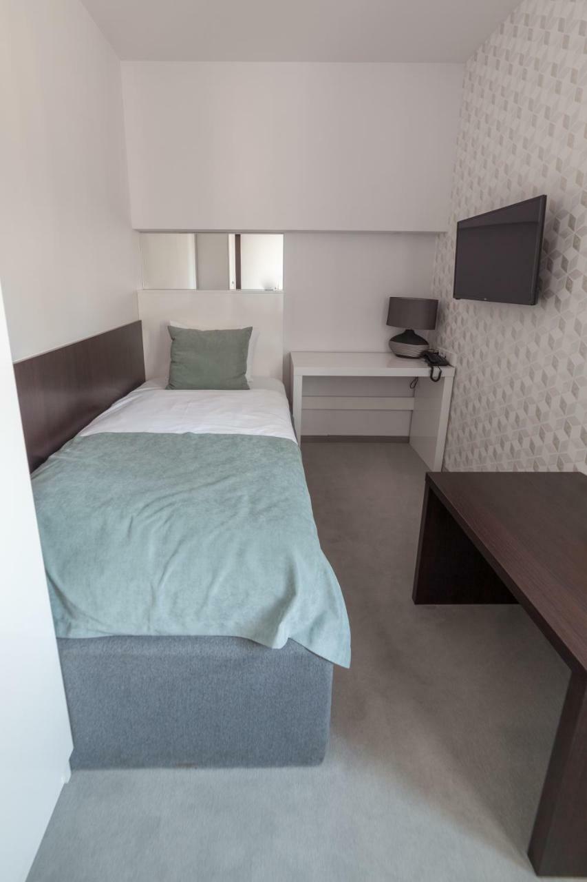 Novopolska - Hotel I Restauracja Kościan Kültér fotó