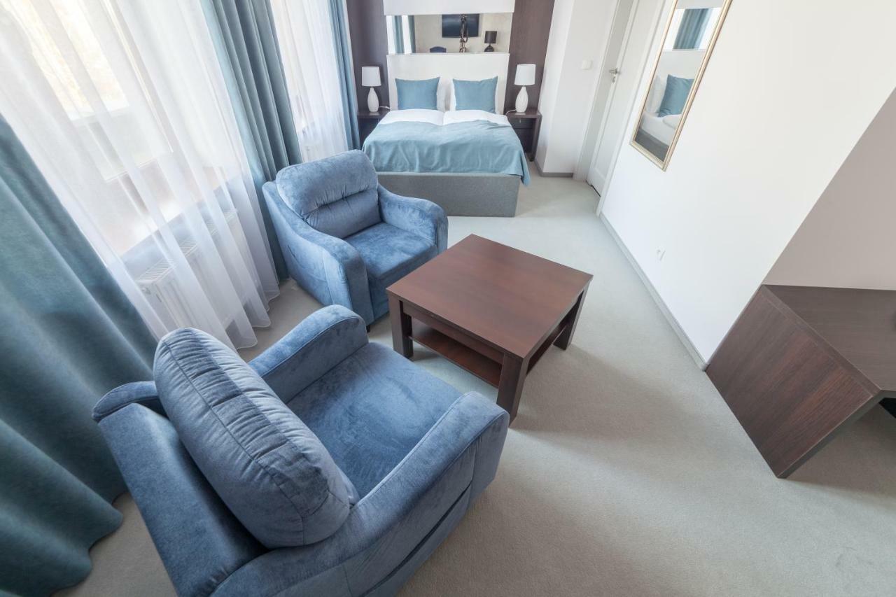 Novopolska - Hotel I Restauracja Kościan Kültér fotó